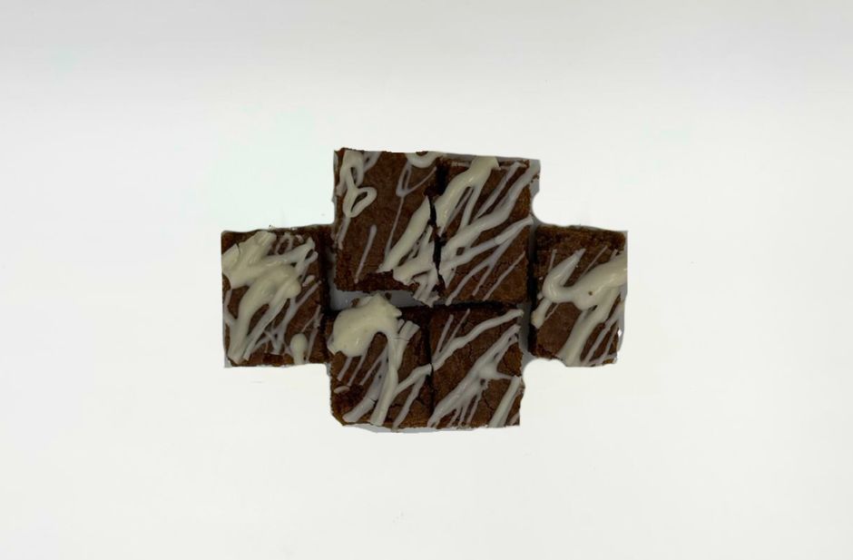 Biscoff Blondie with White Chocolate Drizzle 1 x 25pc